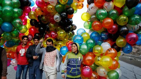 Afganos celebran la llegada de la primavera y el ao nuevo en Kabul