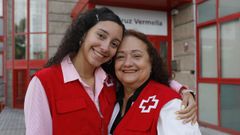 Edalyxi y su abuela Dalia colaboran con Cruz Roja en Ourense