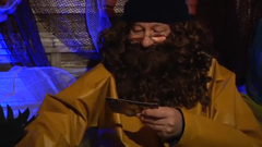 LAnguleru leyendo cartas de Navidad