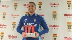 Alemao, con el premio a mejor jugador de enero en el Real Oviedo