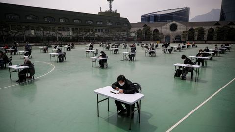 Examen para obtener la licencia de corredor de seguros celebrado en Corea del Sur en abril