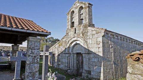 Fachada principal de la iglesia de Seteventos