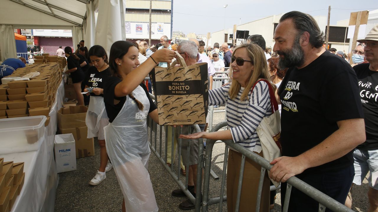 As fue la Fiesta Hortera de Porto do Son.La carpa que sirvi como comedor estuvo llena al medioda y por la noche