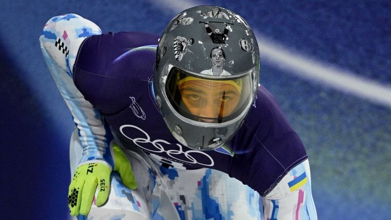 Vladyslav Heraskevych y su polémica por usar un casco con fotografías de las víctimas de la guerra de Ucrania en los Juegos