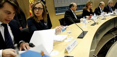 Miguel Corgos, director xeral de Planificacin, y la conselleira de Economa, Elena Muoz, ayer en el consejo de poltica fiscal.