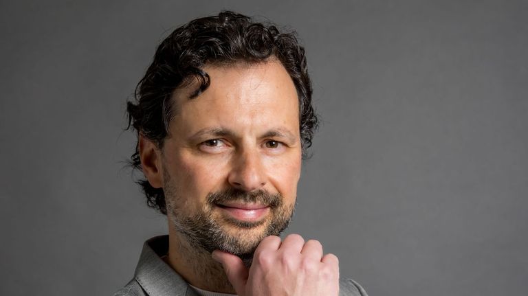 Kike Clavería, arquitecto experto en feng shui: «Si no vives en plena naturaleza, intenta cumplir la regla de 3-30-300»