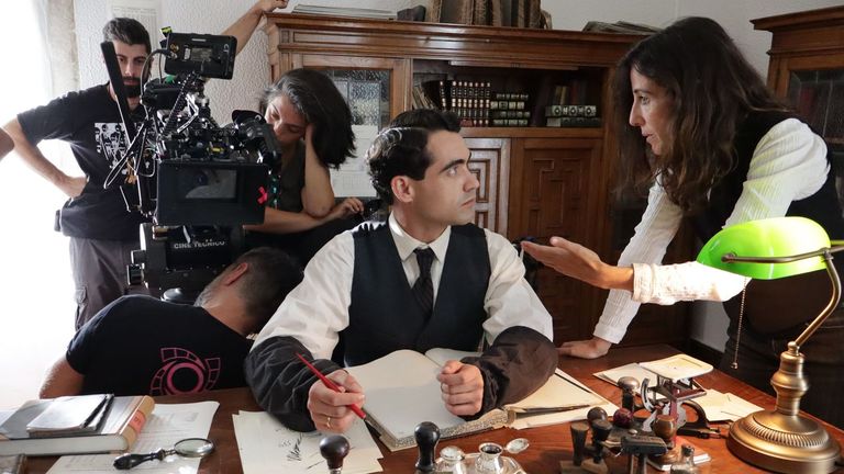 Huerta dá indicacións durante a rodaxe a Xoán Fórneas, que encarna a Castelao. 