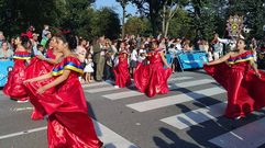 Bailarinas del grupo de Educador en el desfile del Da de Amrica en Asturias.Bailarinas del grupo de Educador en el desfile del Da de Amrica en Asturias