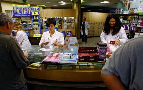 Unos 160.000 usuarios de la tarjeta sanitaria estarn exentos del pago de las medicinas.