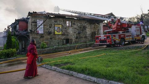 El edificio que ardi fue el primero en el que se fund este monasterio, en el 2009, aunque ahora hay ms edificaciones.