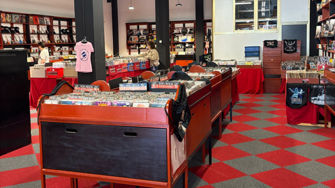 Nueva tienda de La Bomba Rcord en Gijn