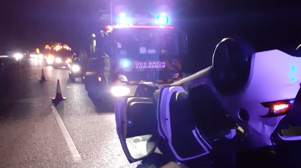 La tormenta destroza un campanario en Teo.Cola en el hospital Cl�nico para realizar PCR sin cita previas