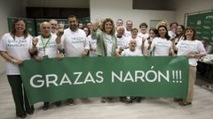 Marin Ferreiro con su equipo de Terra Galega celebra su victoria electoral en Narn
