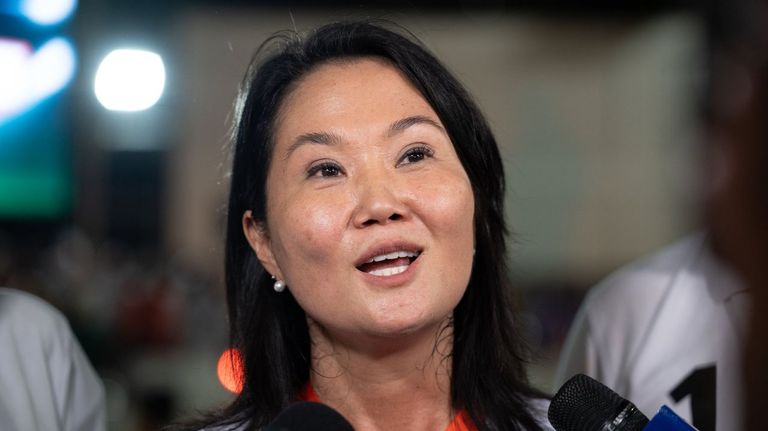 Keiko Fujimori encabeza las encuestas en Perú a dos semanas de las presidenciales