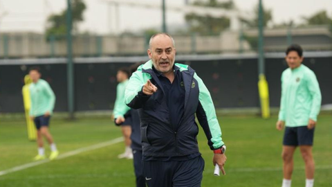 Ral Caneda en un entrenamiento en China