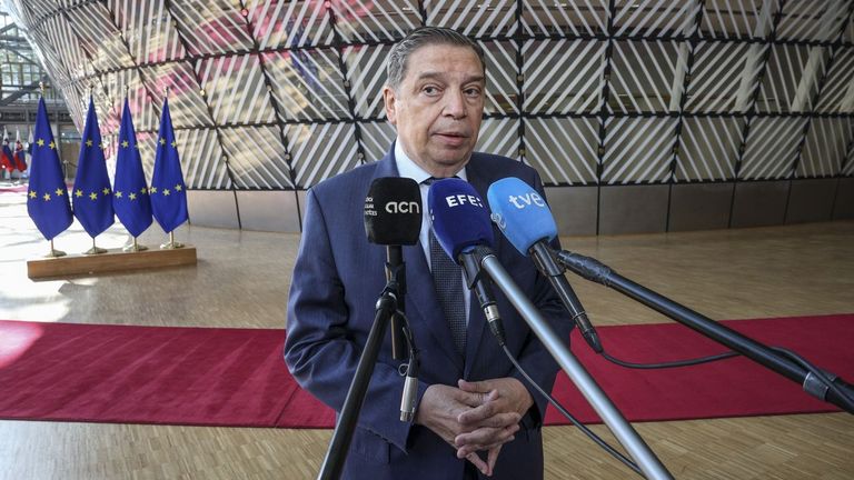 El Gobierno reclama en Bruselas un etiquetado claro para las legumbres y ligar el bienestar animal a la ciencia