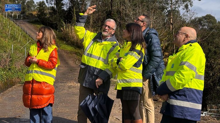 La Xunta estudia levantar un muro de contención tras el desprendimiento en la autovía do Morrazo