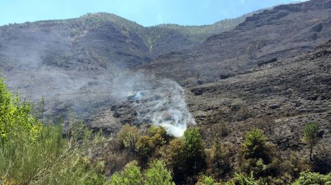 El fuego afect principalmente a las zonas medias y altas de las laderas del valle del ro Luzara