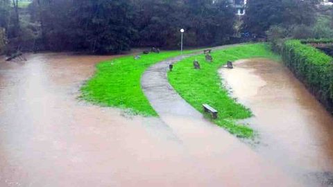 La senda, inundada en Pancar (Llanes)