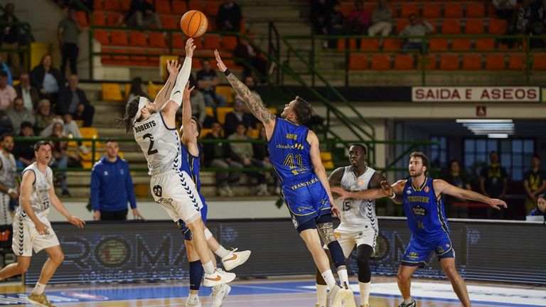 El COB patina ante el Zamora y se aleja del playoff (84-105)
