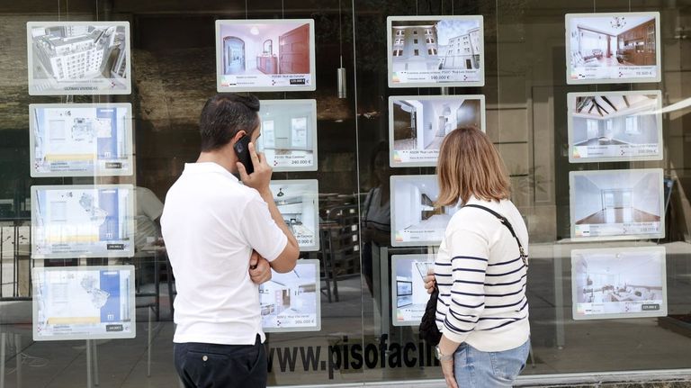 La Xunta hace caja con el bum inmobiliario: recauda 60 millones más por las ventas y las escrituras