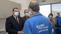 El presidente del Principado de Asturias, Adrián Barbón, en una reciente visita las dependencias del Servicio de Atención Médica Urgente (SAMU) en el HUCA