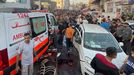 Una de las ambulancias del convoy atacado el viernes por bombas israelíes.