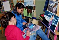 Las clases de pintura (en la foto) y las de teatro estn entre la oferta de las escuelas.