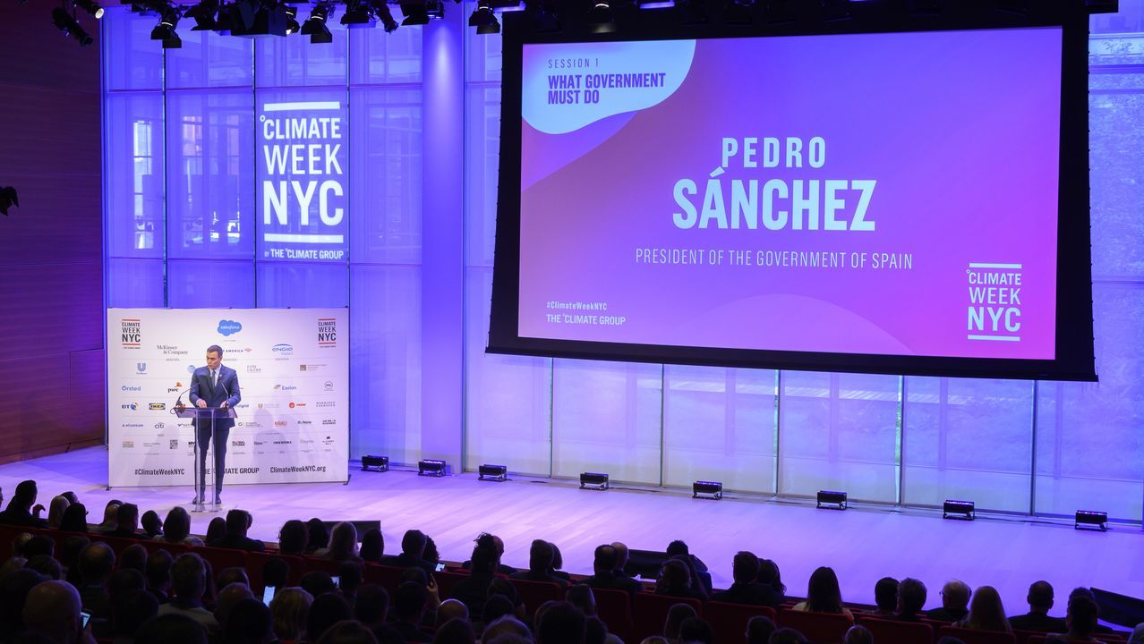 Fumigacin de palmeras en la ronda de Nelle.Pedro Snchez, participa en la inauguracin de la Climate Week en Nueva York