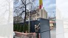 El Geo encargado de arriar la bandera española en la embajada antes de ser evacuada