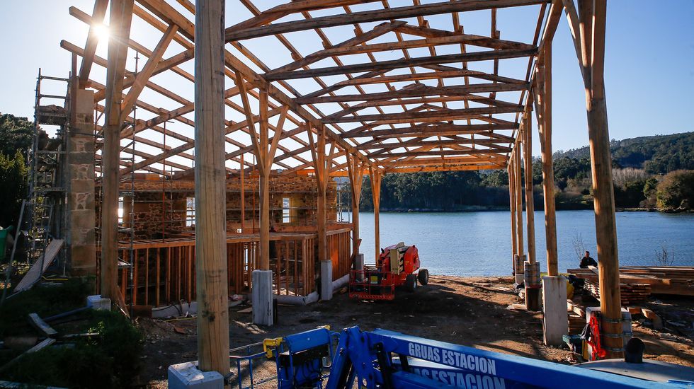Escolares del colegio Castelao de Rianxo, entra en clase en una fotograf�a de archivo