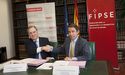 El presidente de la Barrié y el responsable de la Fundación FIPSE firmaron ayer el convenio en Madrid.