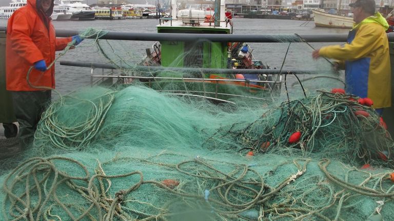 Oleada de robos de redes de pesca en las Rías Baixas: «Esto es una lacra»