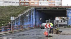 El túnel de la calle Nova de Caranza continuaba este viernes abierto, tras la anulación del corte previsto.