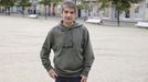 O voceiro de Ferrol en Comn, Jorge Surez, na praza de Armas.