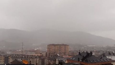 Tormenta veraniega sobre Oviedo