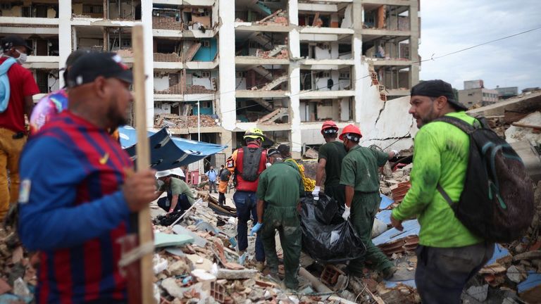 Al menos seis gallegos entre los 29 españoles fallecidos por los seísmos en Venezuela