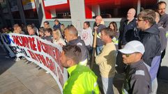 Parte de los trabajadores se concentraron frente al Servicio de Mediación, Arbitraje y Conciliación de Ferrol