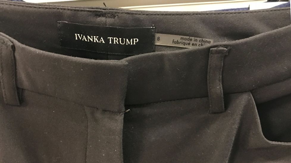 Uno de los pantalones de la marca de Ivanka Trump.