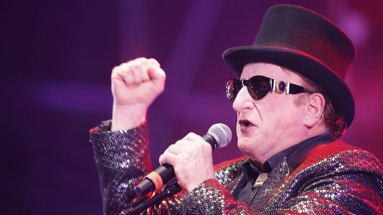 Javier Gurruchaga y la Orquesta Mondragón, en las fiestas Alcabre
