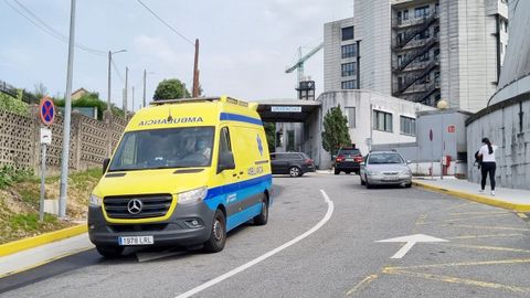 Entrada de urgencias del hospital Montecelo, en Pontevedra