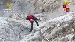 Proteccin Civil y GREIM rescatan a una montaera herida en los Picos de Europa