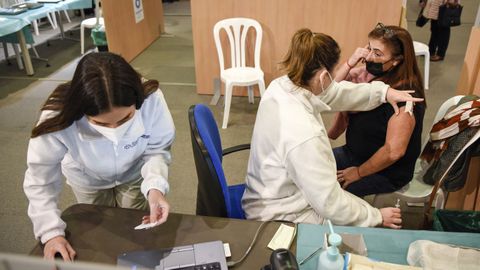 Vacunación covid en Pontevedra, en el edificio administrativo de la Xunta