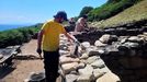 Trabajos de consolidación de estructuras romanas en Castelo dos Mouros, en la isla de Ons