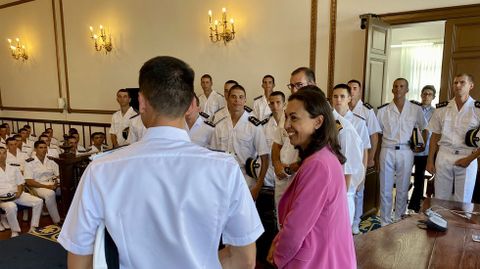 La alcaldesa de Marín, María Ramallo, recibe a los nuevos alumnos de la Escuela Naval Militar