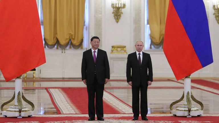 El presidente ruso, Vladimir Putin, junto a su homólogo chino, Xi Jinping, en el Kremlin de Moscú el pasado mes de febrero