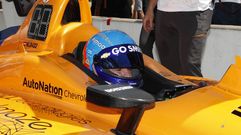 Fernando Alonso, a bordo de su McLaren Indy en Indianápolis