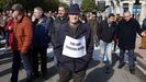 Miles de personas participaron en Oviedo en la manifestación convocada por las Asociaciones de Pensionistas de Asturias y de Gijón para protestar por la subida de las pensiones en tan sólo un 0,25 por ciento y para pedir que se blinde el sistema público de pensiones