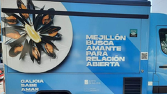 Uno de los lemas de la campaa Galicia sabe Amar, con la que Mar ya promociona en Galicia los productos de la pesca, el marisqueo y la acuicultura en foodtrucks como esta