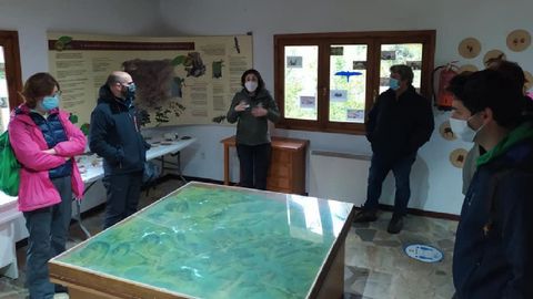 Participantes en el Outono Xeolxico del geoparque Montaas do Courel visitaron recientemente el Aula da Natureza de Moreda